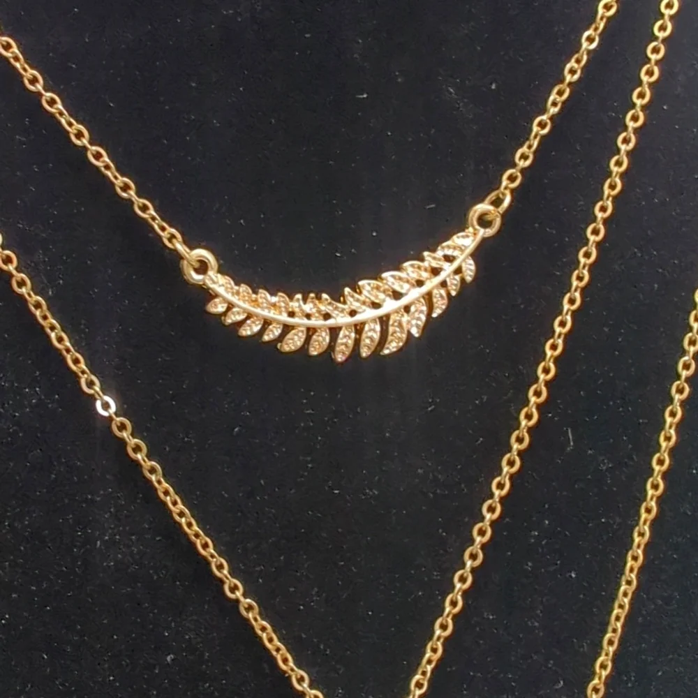 Leaf Pendant Necklace Triple Layered - Picture 8 of 10